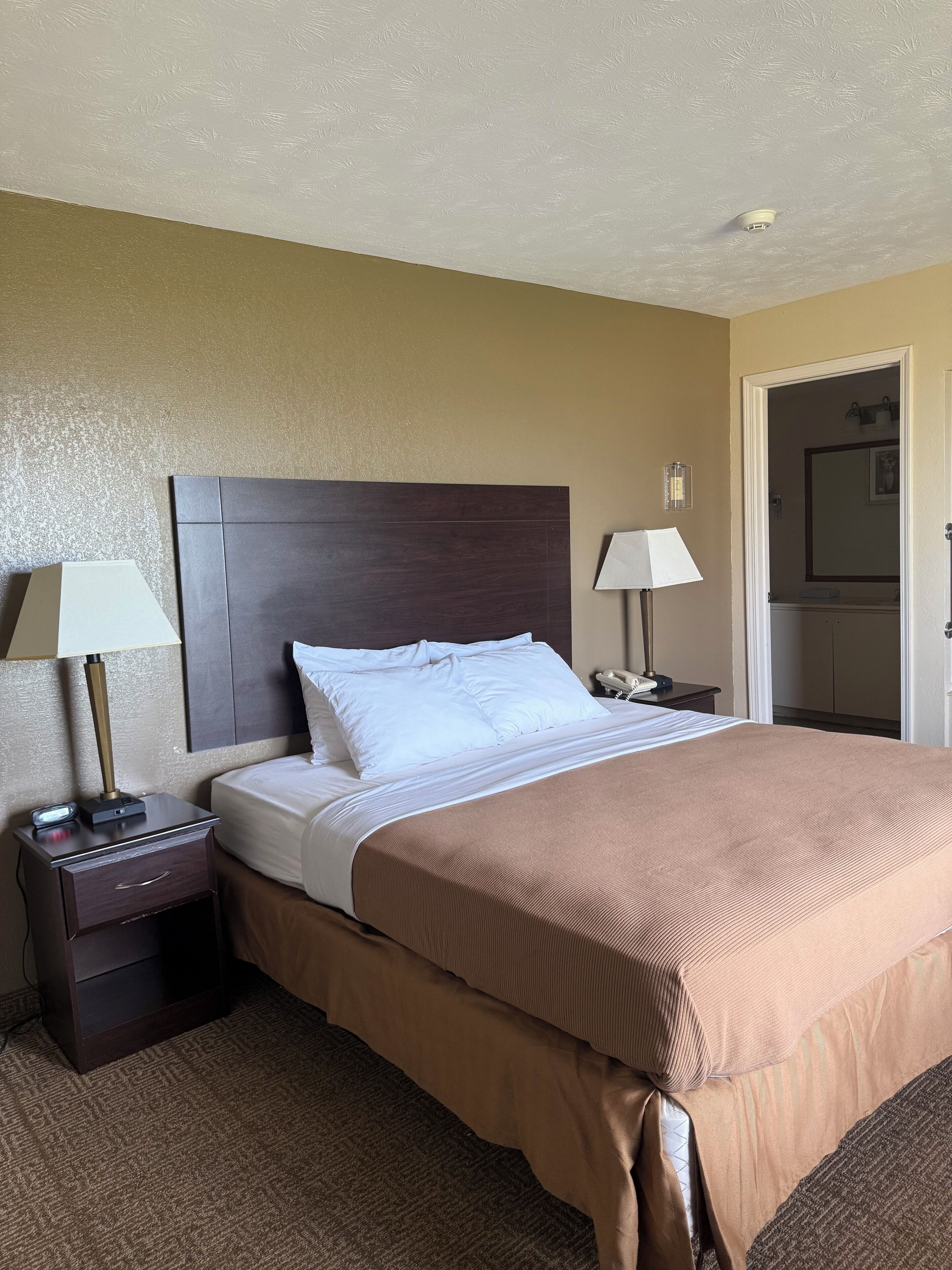 Caja de seguridad en la habitación, wifi gratis y ropa de cama 