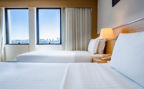1 bedroom, premium bedding, in-room safe, desk