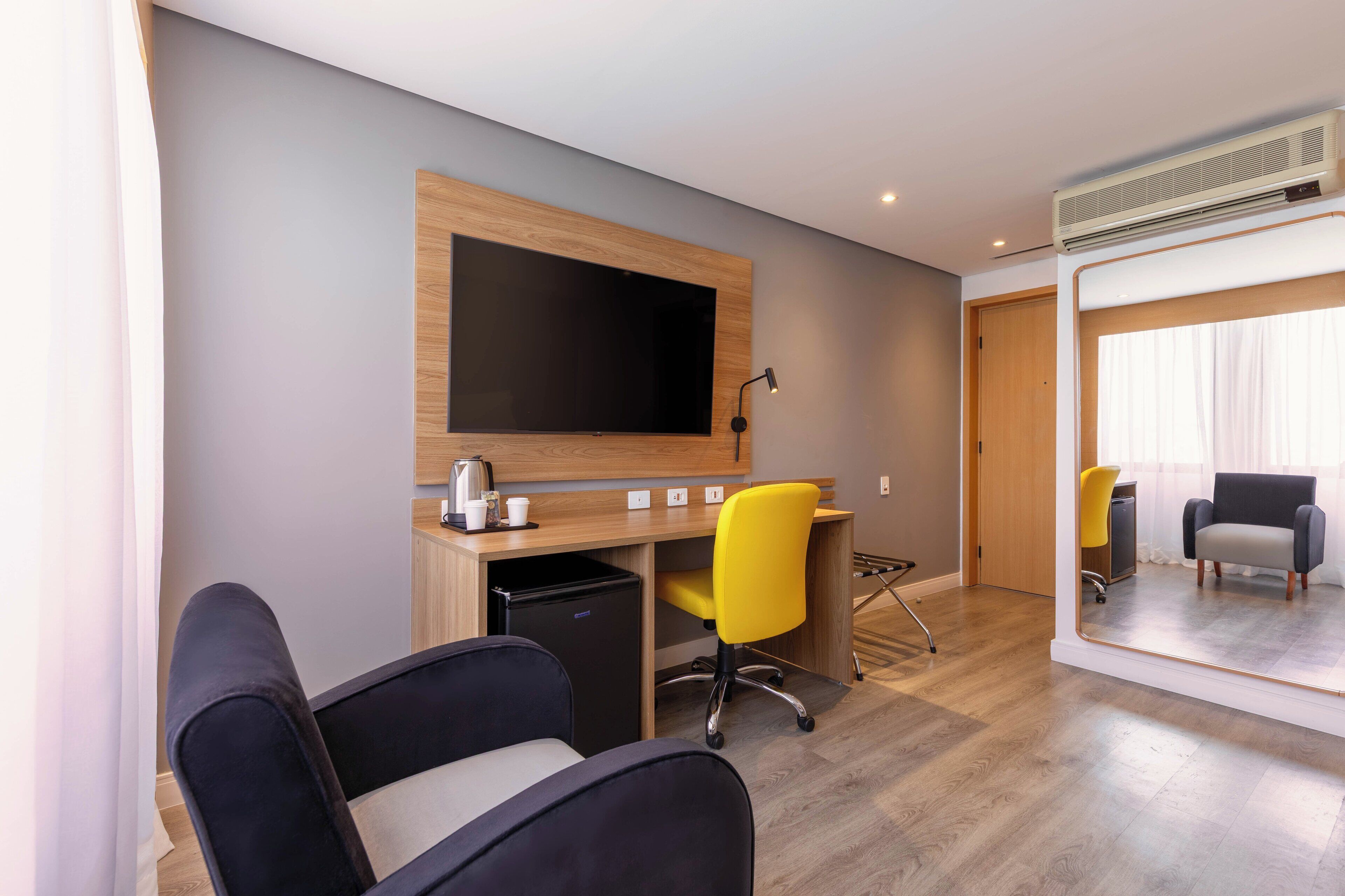 1 bedroom, premium bedding, in-room safe, desk