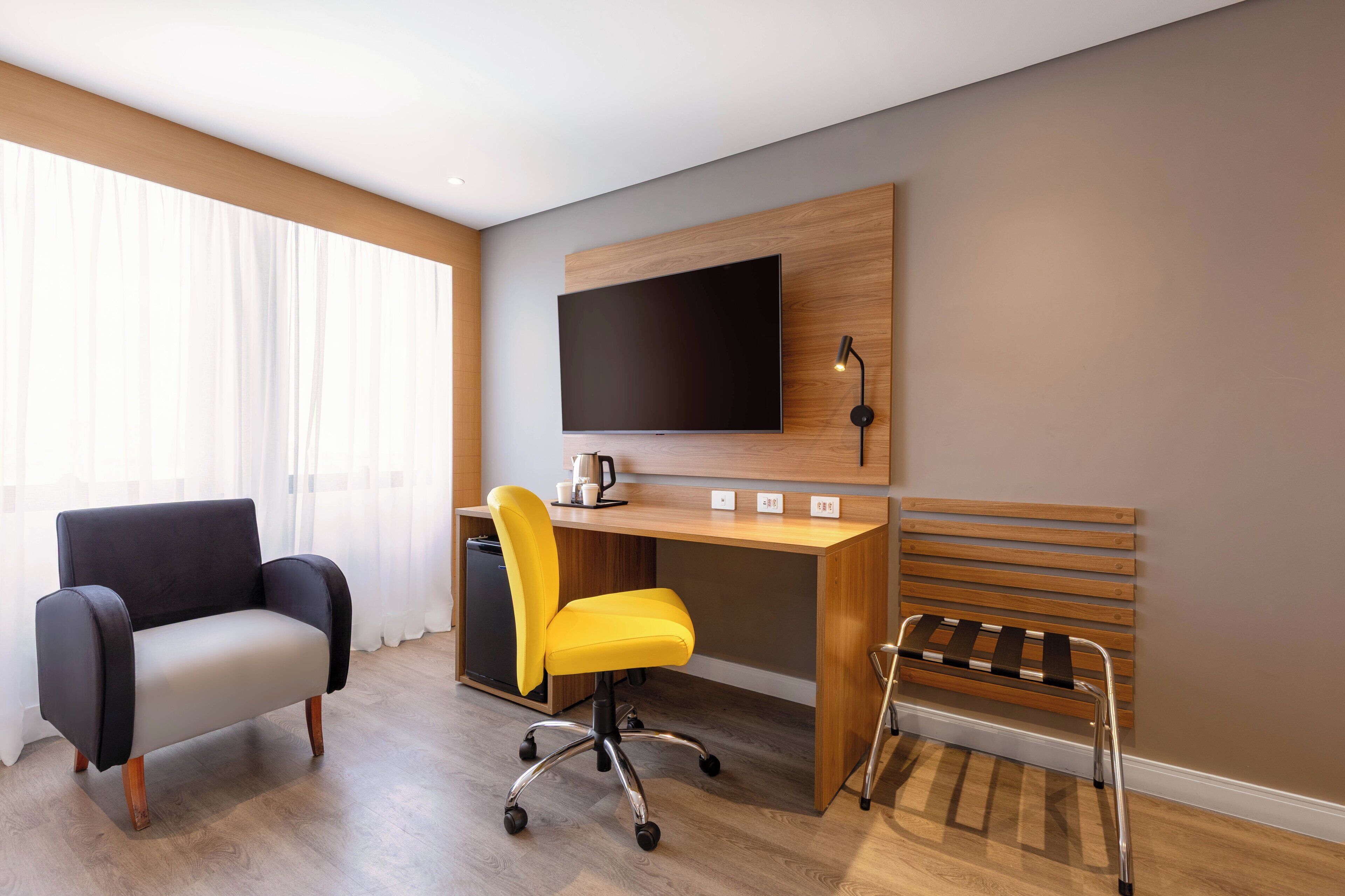 1 bedroom, premium bedding, in-room safe, desk