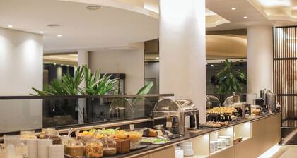 Plaza Real Suites Hotel