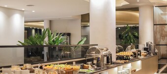 Plaza Real Suites Hotel