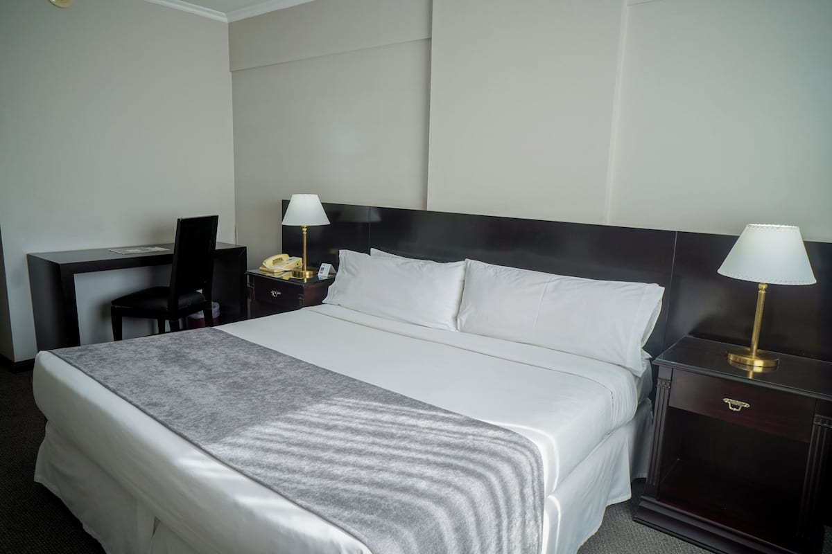 Standard Double Room | Peti besi dalam bilik, langsir/tirai gelap terus, kalis bunyi 