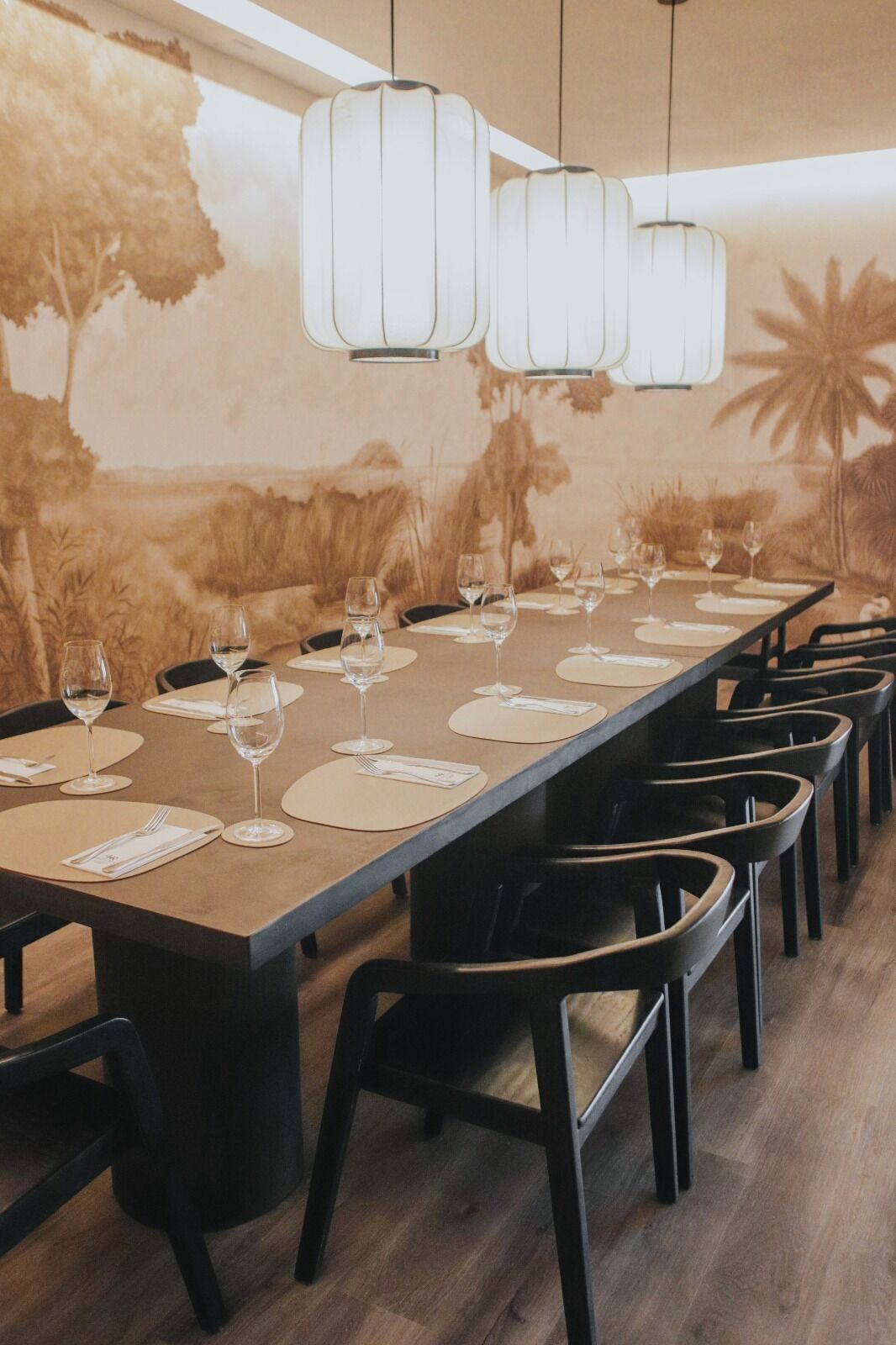 breakfast, lunch and dinner served