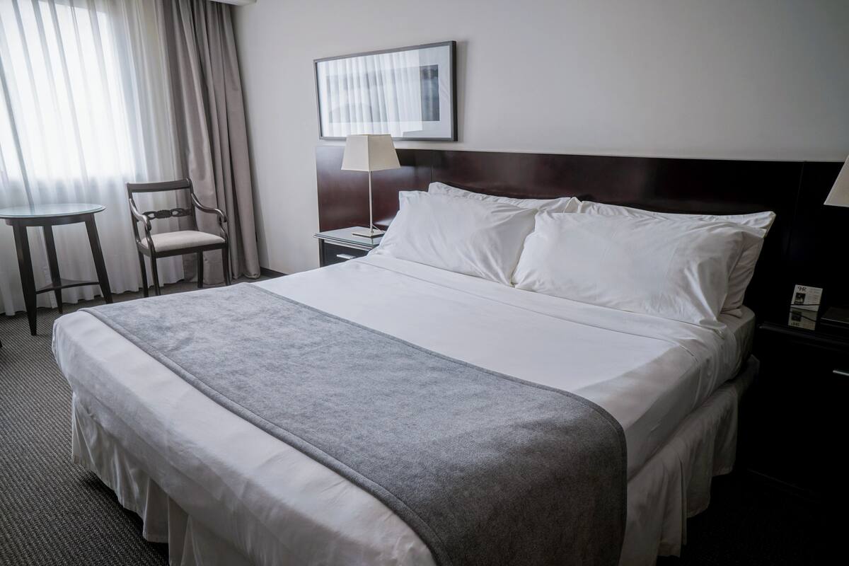 executive double room, 1 king bed | 1 bedroom, in-room safe, blackout curtains, soundproofing