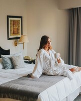 奢华双人房 | 客房内保险箱、遮光窗帘、隔音、熨斗/熨板