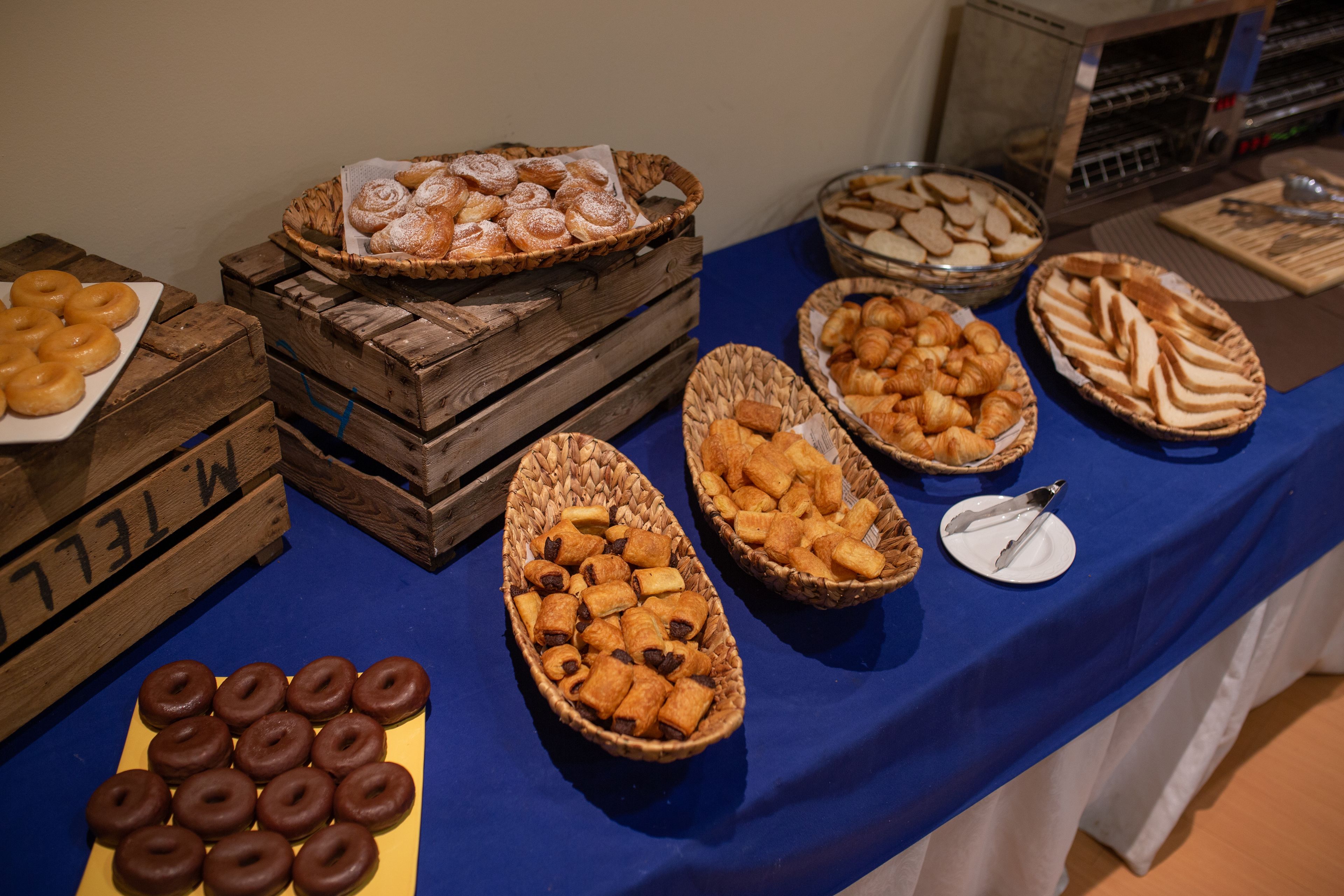 Daily buffet breakfast (EUR 12.00 per person)