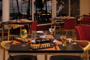 4 restaurants, breakfast, lunch, dinner served; Mexican cuisine