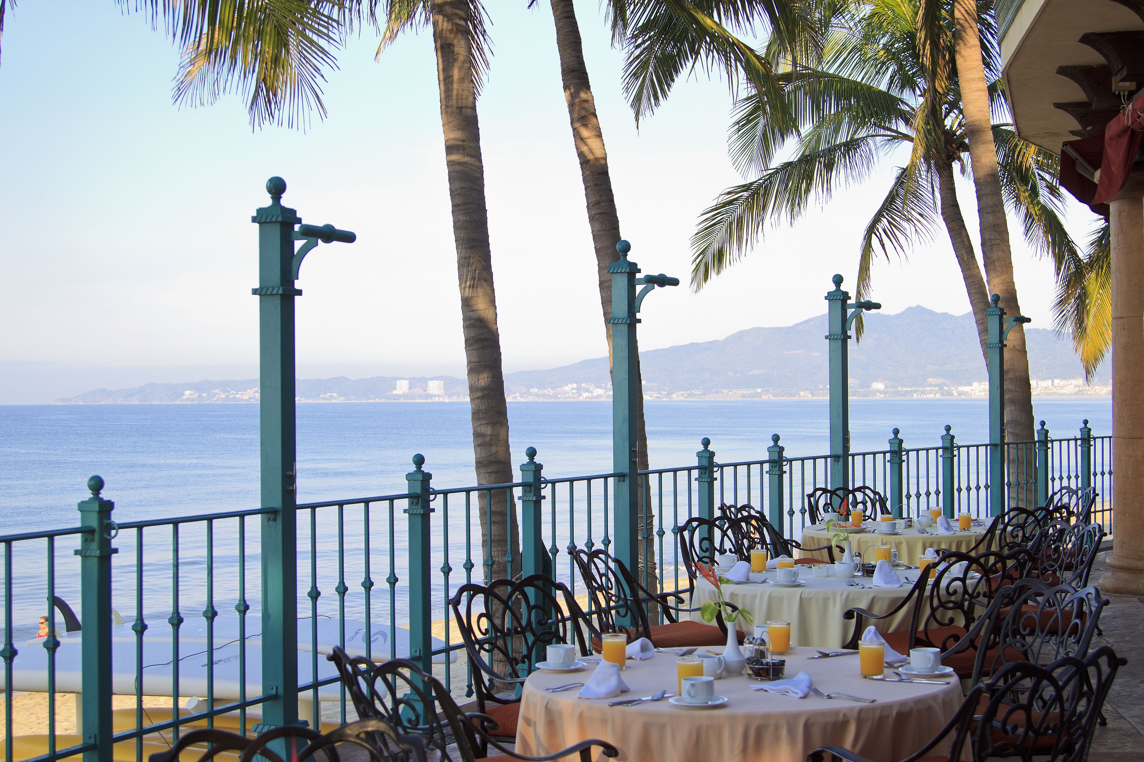 4 restaurants, breakfast, lunch, dinner served; mexican cuisine