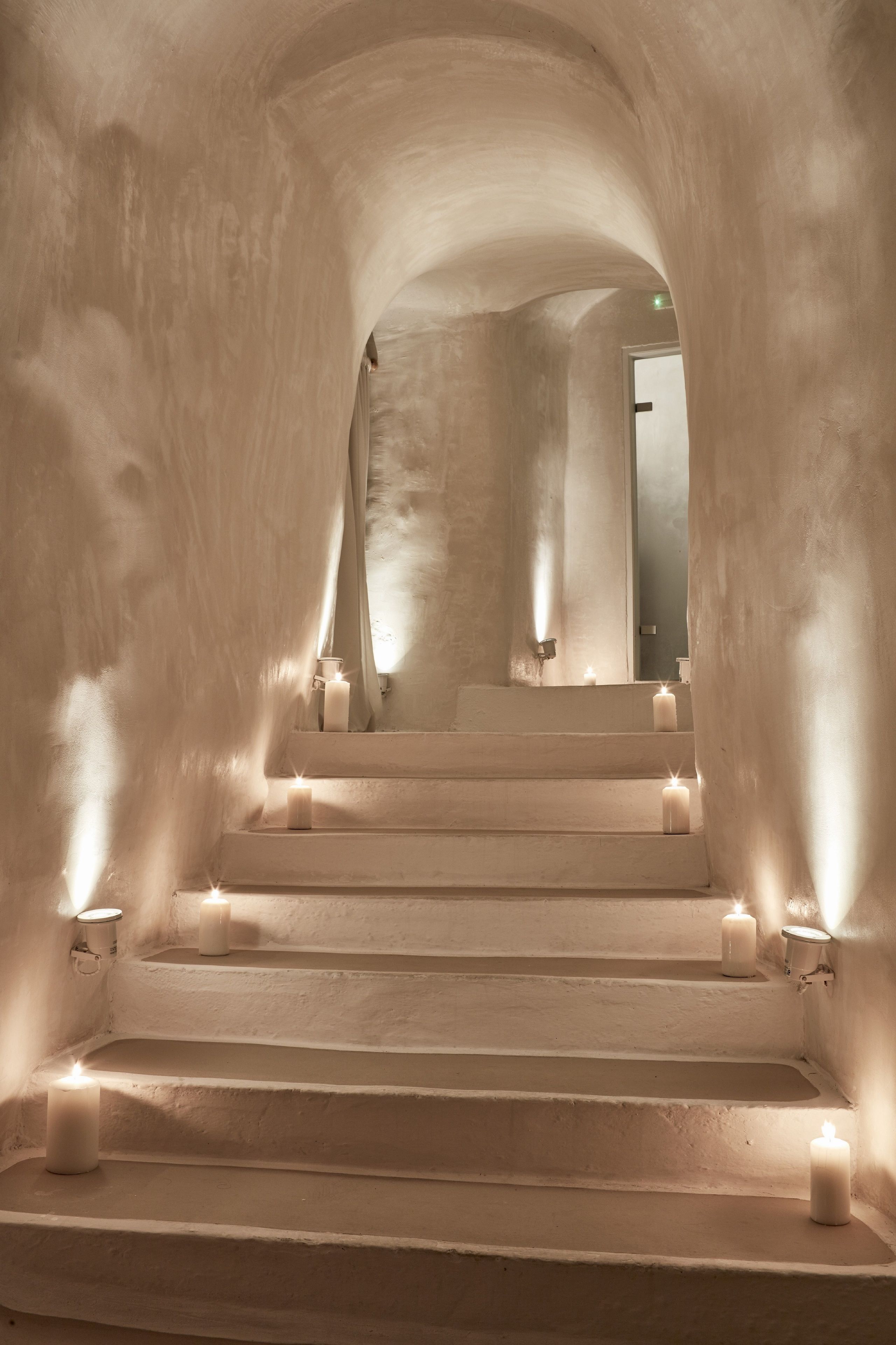 Couples treatment room(s), sauna, hot tub, steam room