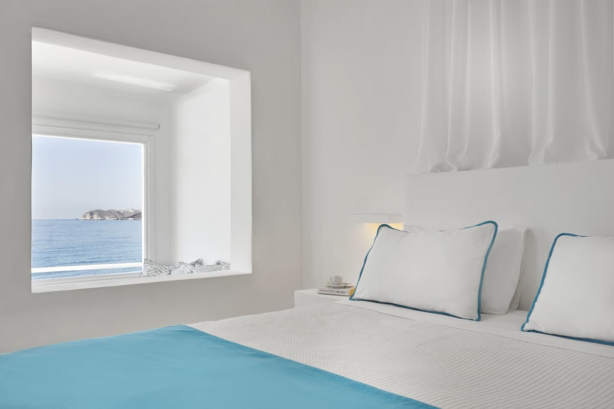 Double Room, Sea View | In-room safe, desk, blackout drapes, soundproofing