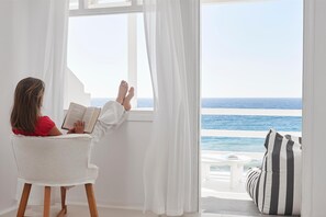 Caja de seguridad en la habitación, escritorio y cortinas blackout 