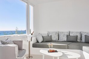 In-room safe, desk, blackout drapes, soundproofing - Notos Therme And Spa (Santorini)