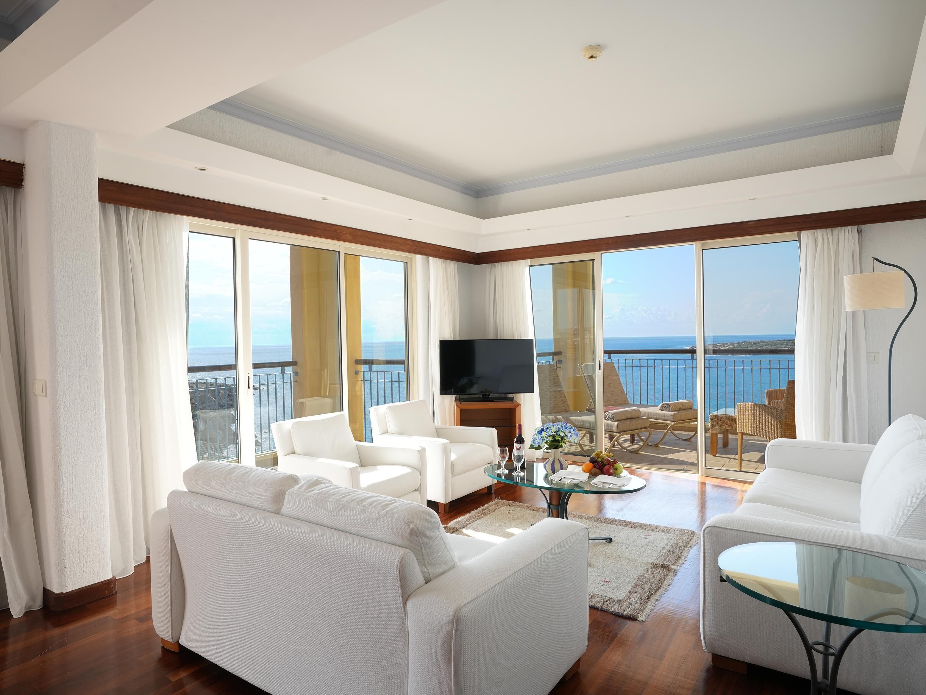 Executive Suite, 2 Bedrooms, Sea View | Minibar, in-room safe, desk, blackout curtains