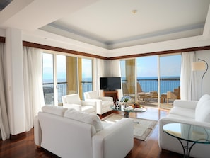 1 bedroom, minibar, in-room safe, desk