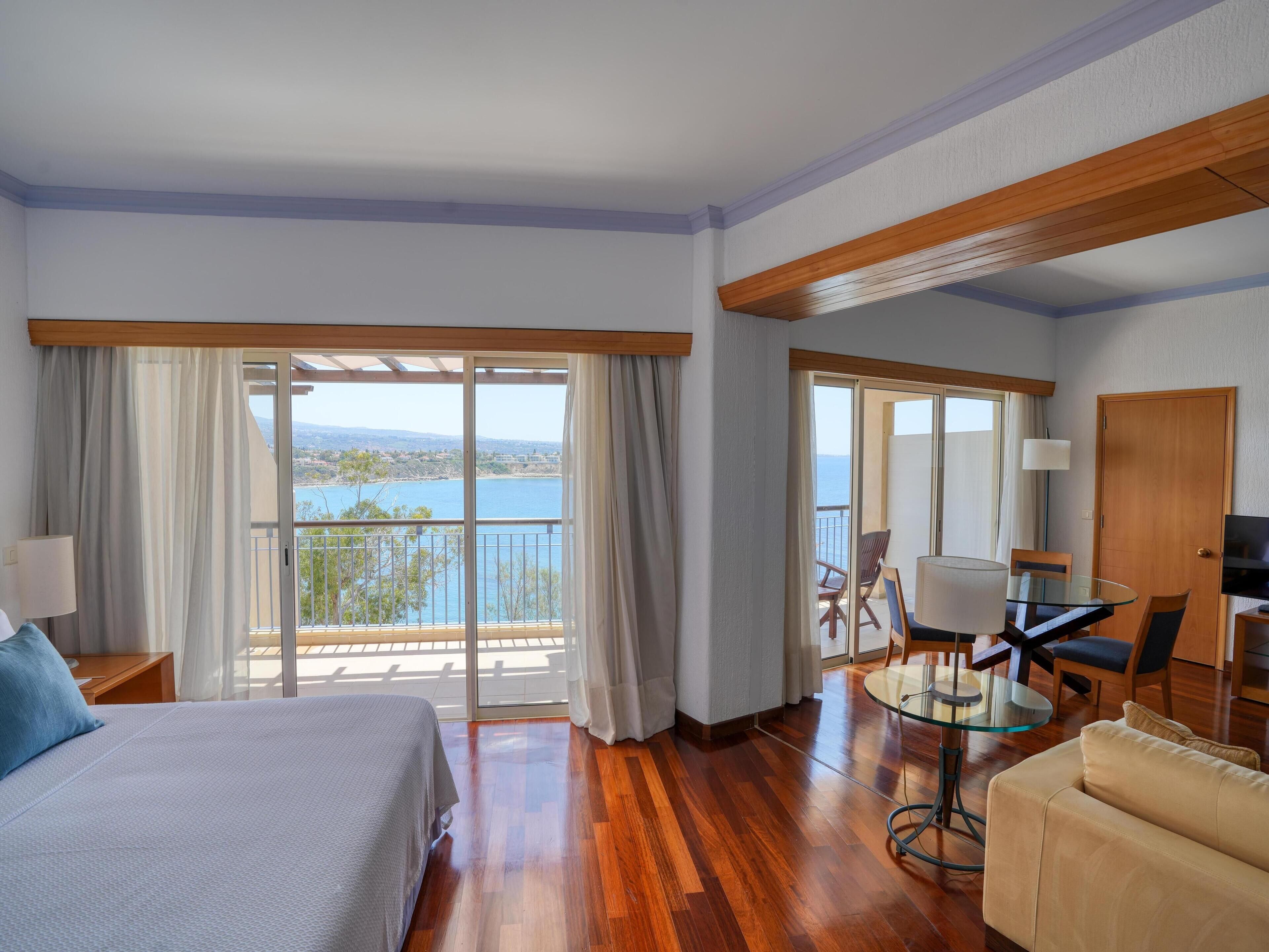 Suite, 1 Bedroom, Sea View | Minibar, in-room safe, desk, blackout drapes