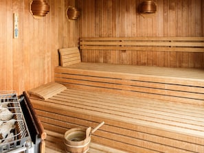 Sauna, steam room