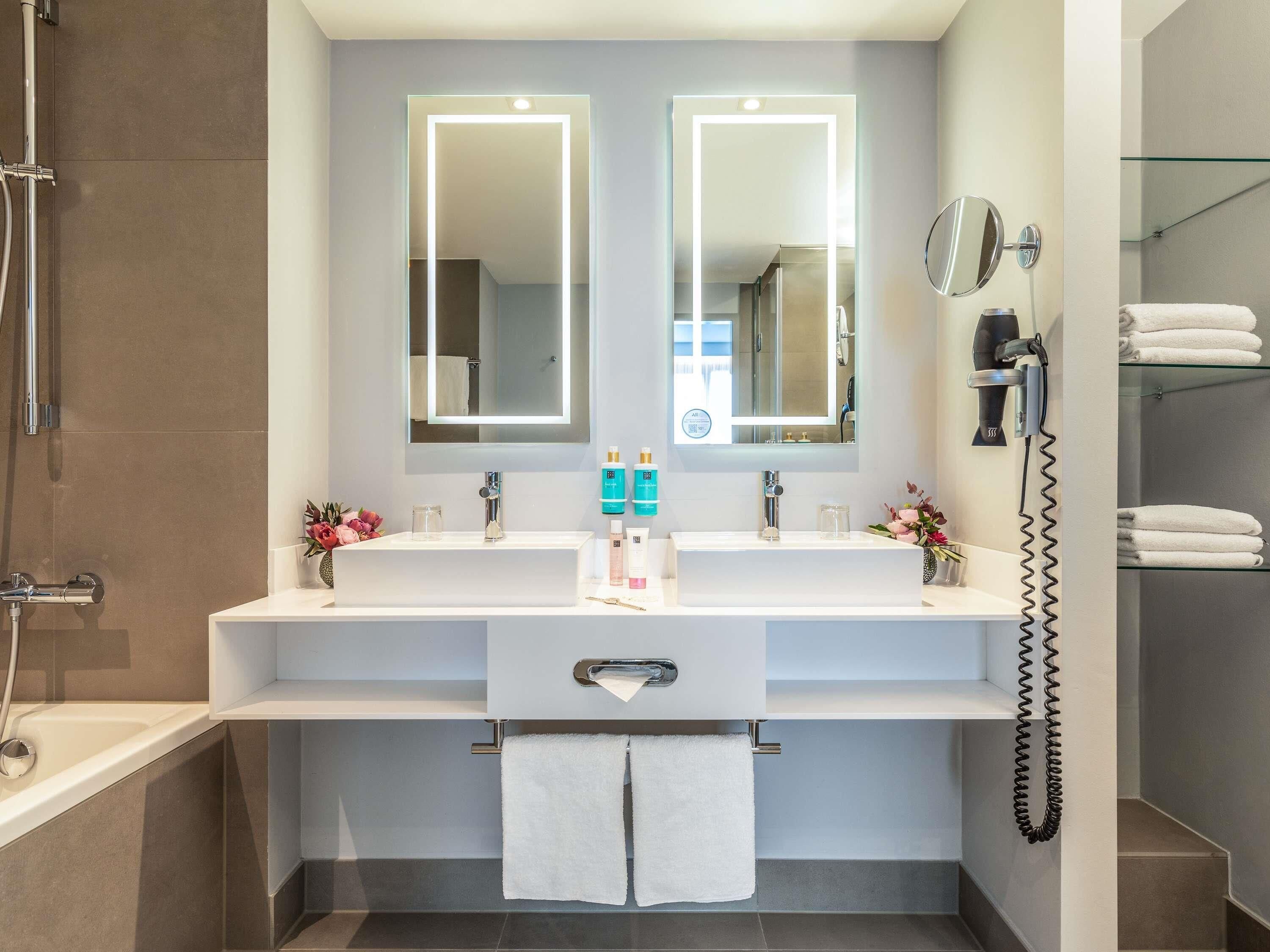 in-room safe, laptop workspace, blackout curtains, soundproofing