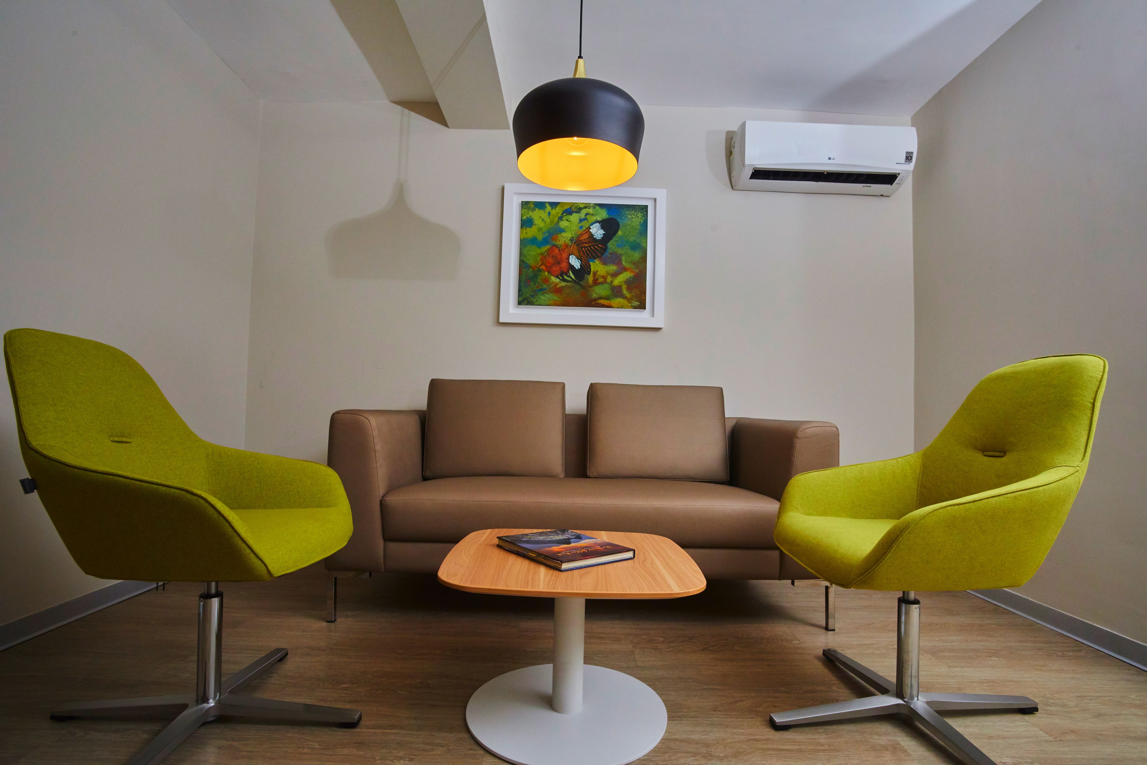 junior suite, 1 king bed | minibar, in-room safe, desk, blackout curtains