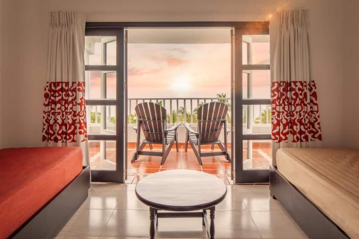 Stuga Standard | Värdeförvaringsskåp på rummet, strykjärn/strykbräda och sängkläder