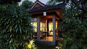 Garden Villa | Minibar, in-room safe, individually decorated, desk