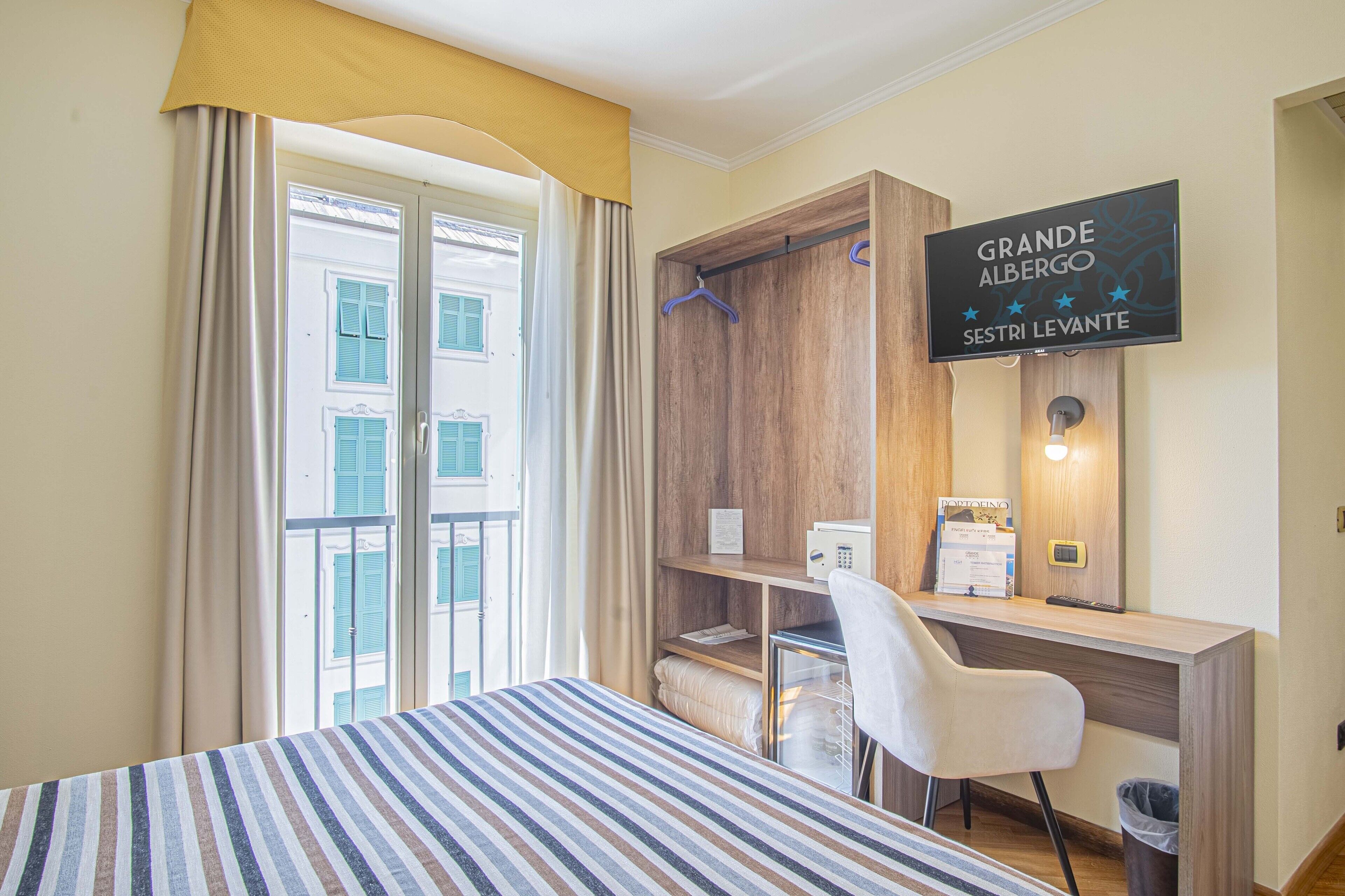Standard Double Room, Courtyard View | 1 bedroom, down comforters, minibar, in-room safe