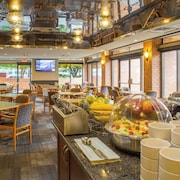 Embassy Inn
