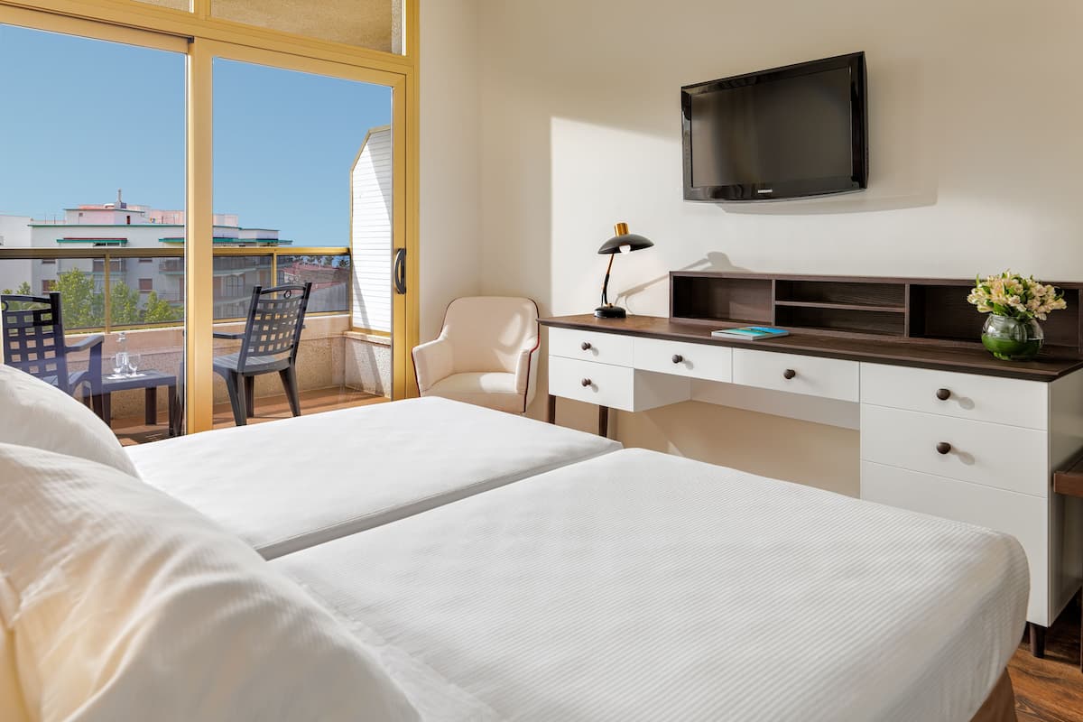 1 bedroom, in-room safe, desk, soundproofing