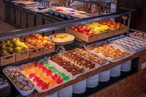 Der serveres morgenmad, frokost og aftensmad