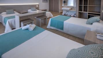1 yatak odası, odada kasa, masa, ses yalıtımı
