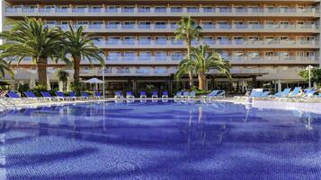 2 outdoor pools, pool umbrellas, pool loungers