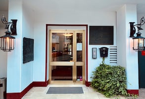Fachada de la propiedad