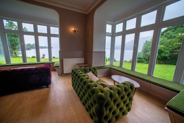 Front of property - Rowardennan Youth Hostel (Balmaha)