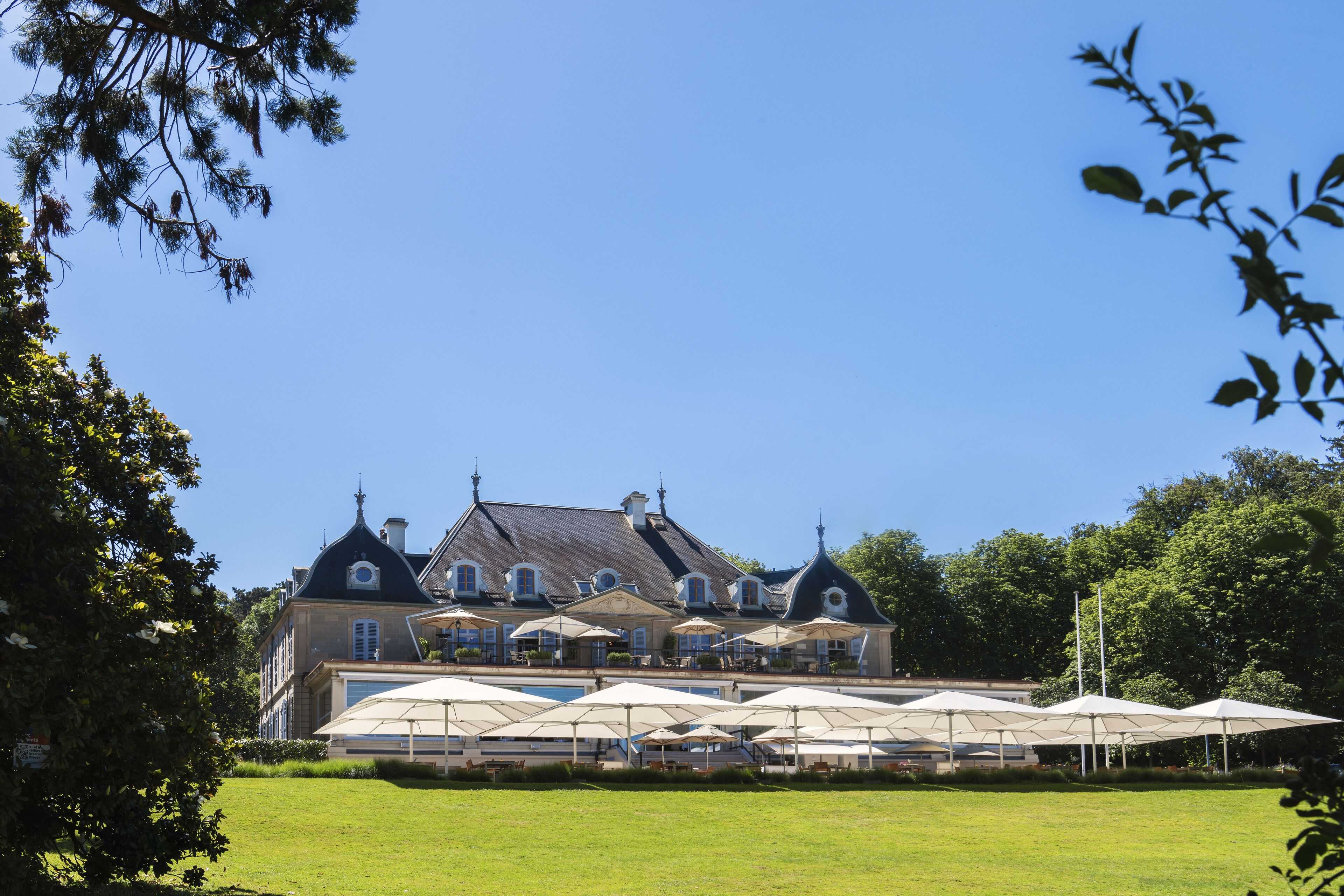 executive room, lake view | garden view