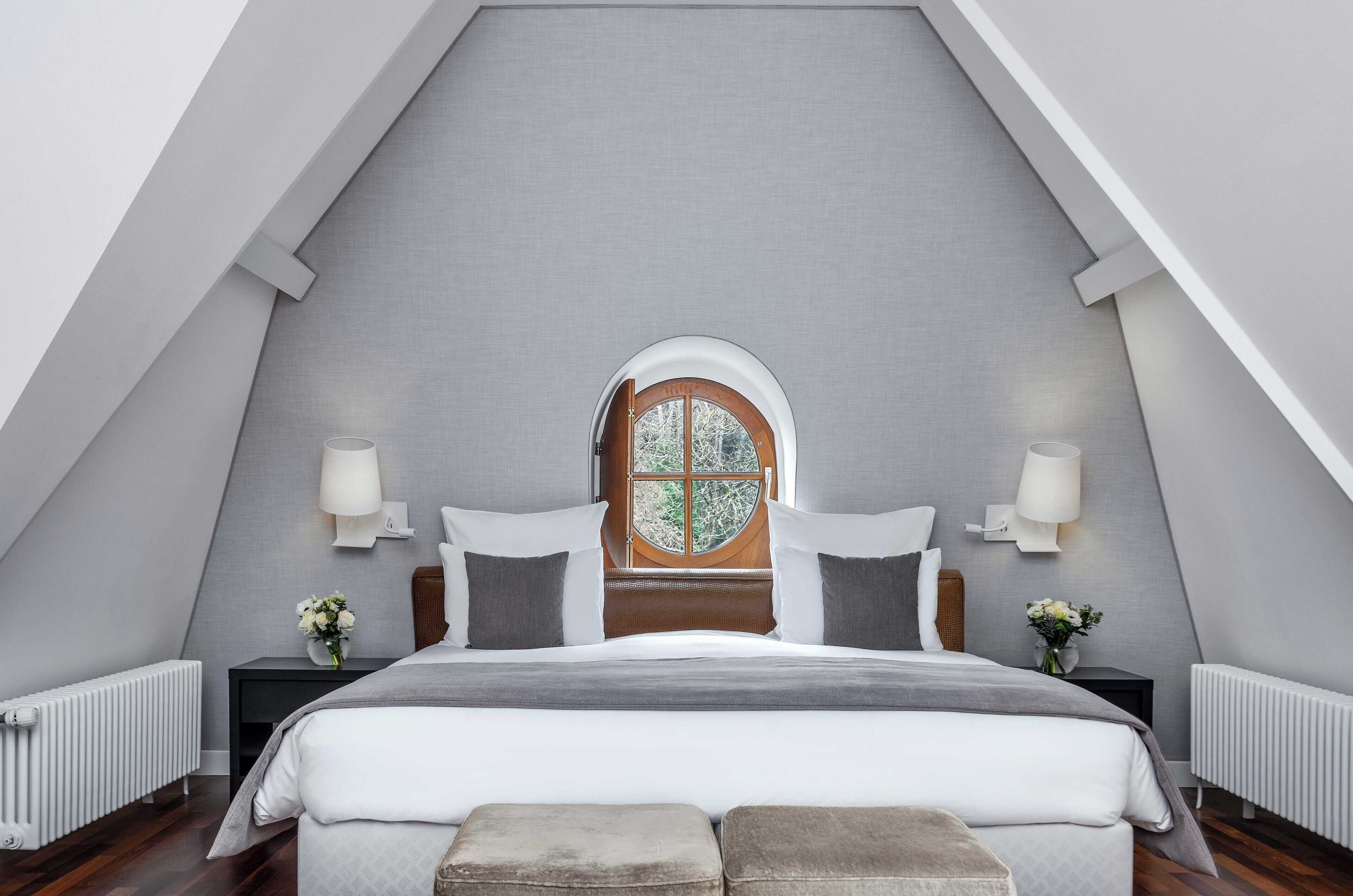 Suite, Lake View | Free minibar items, in-room safe, desk, laptop workspace