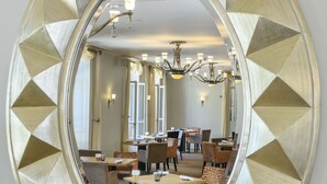 Unclassified image, 4 of 67, button - Hotel Parc des Eaux-Vives (Geneva)