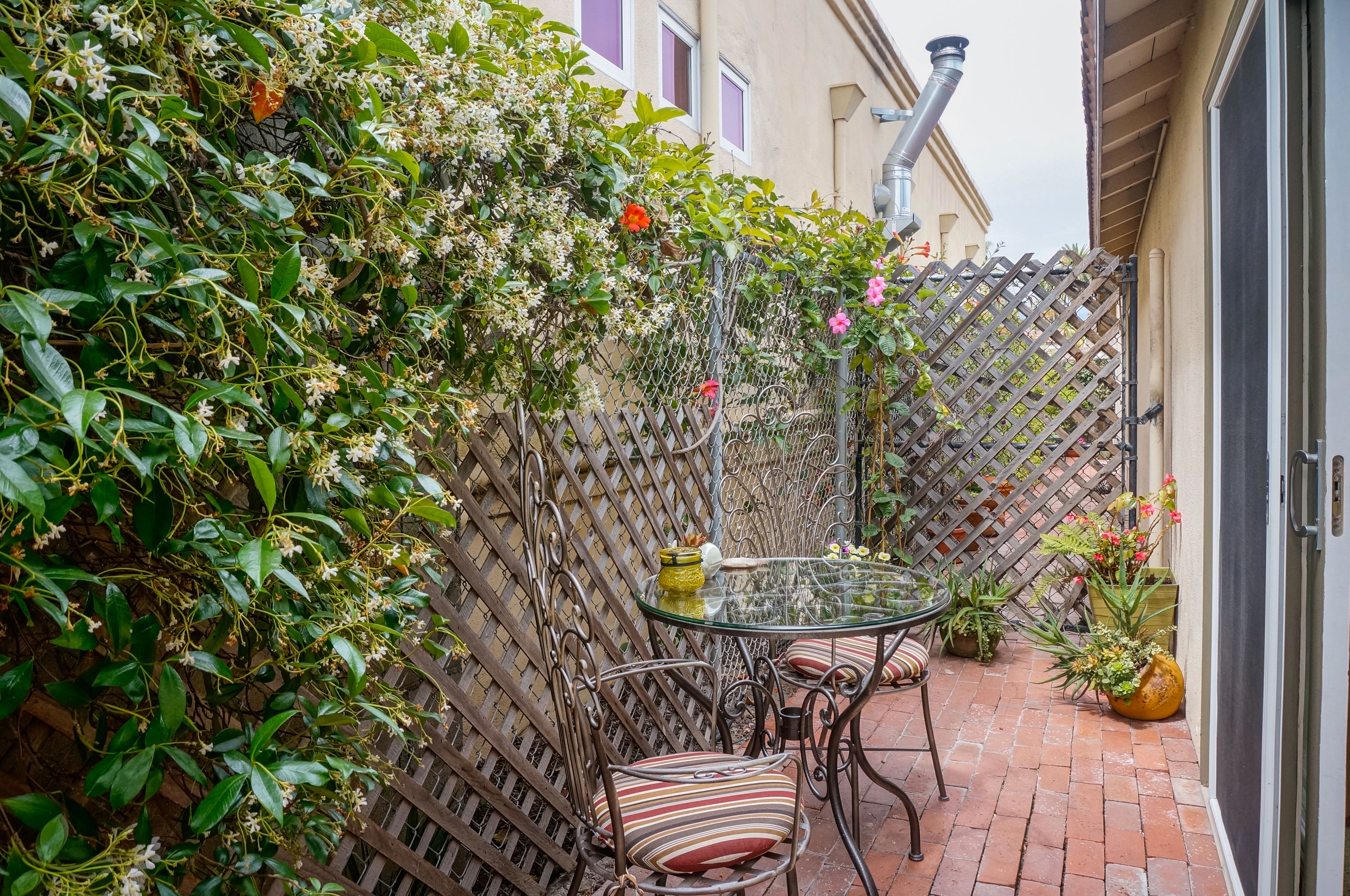 deluxe room, 1 king bed, bathtub | view from room