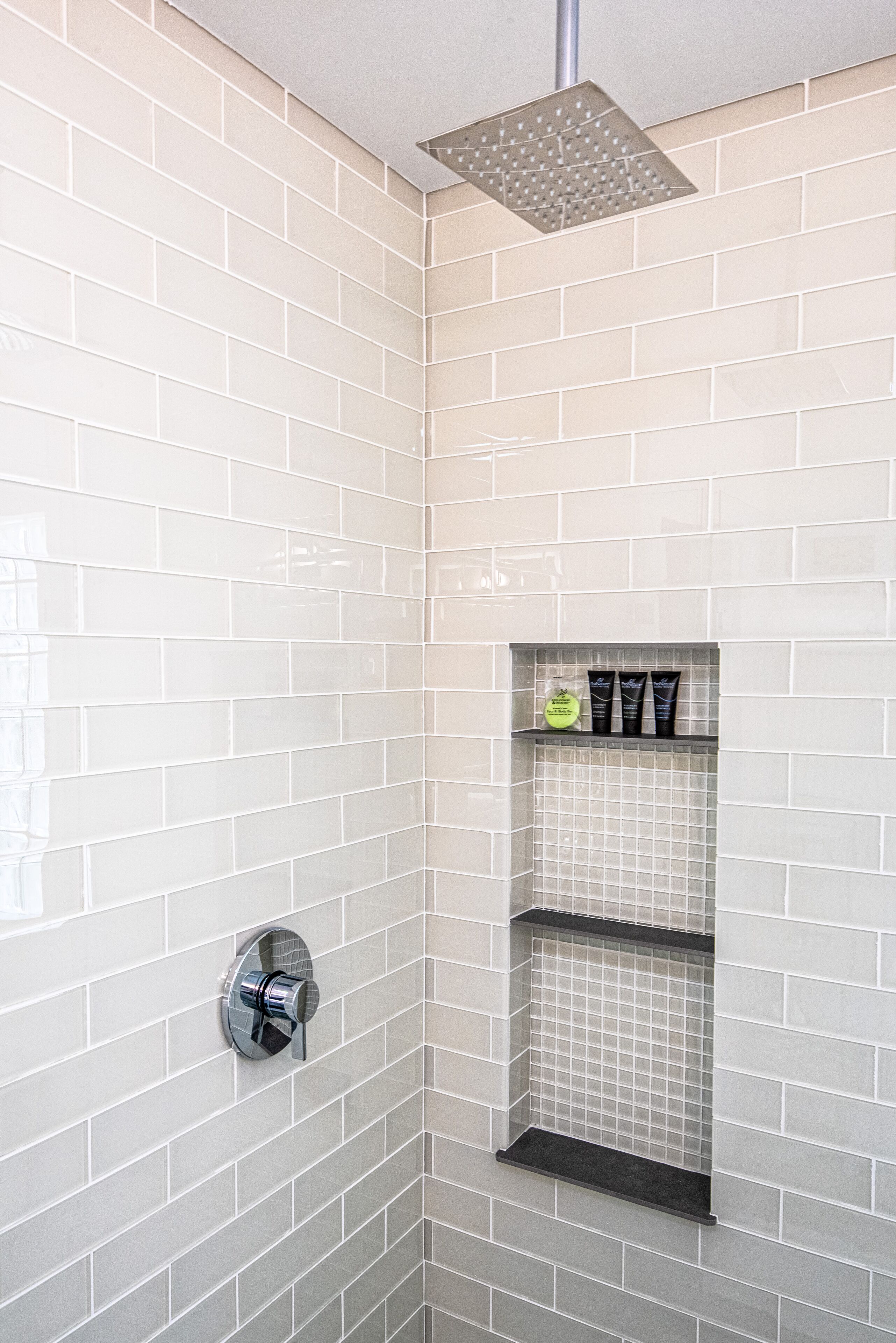 Studio, 1 queensize-seng | Dusj på badet