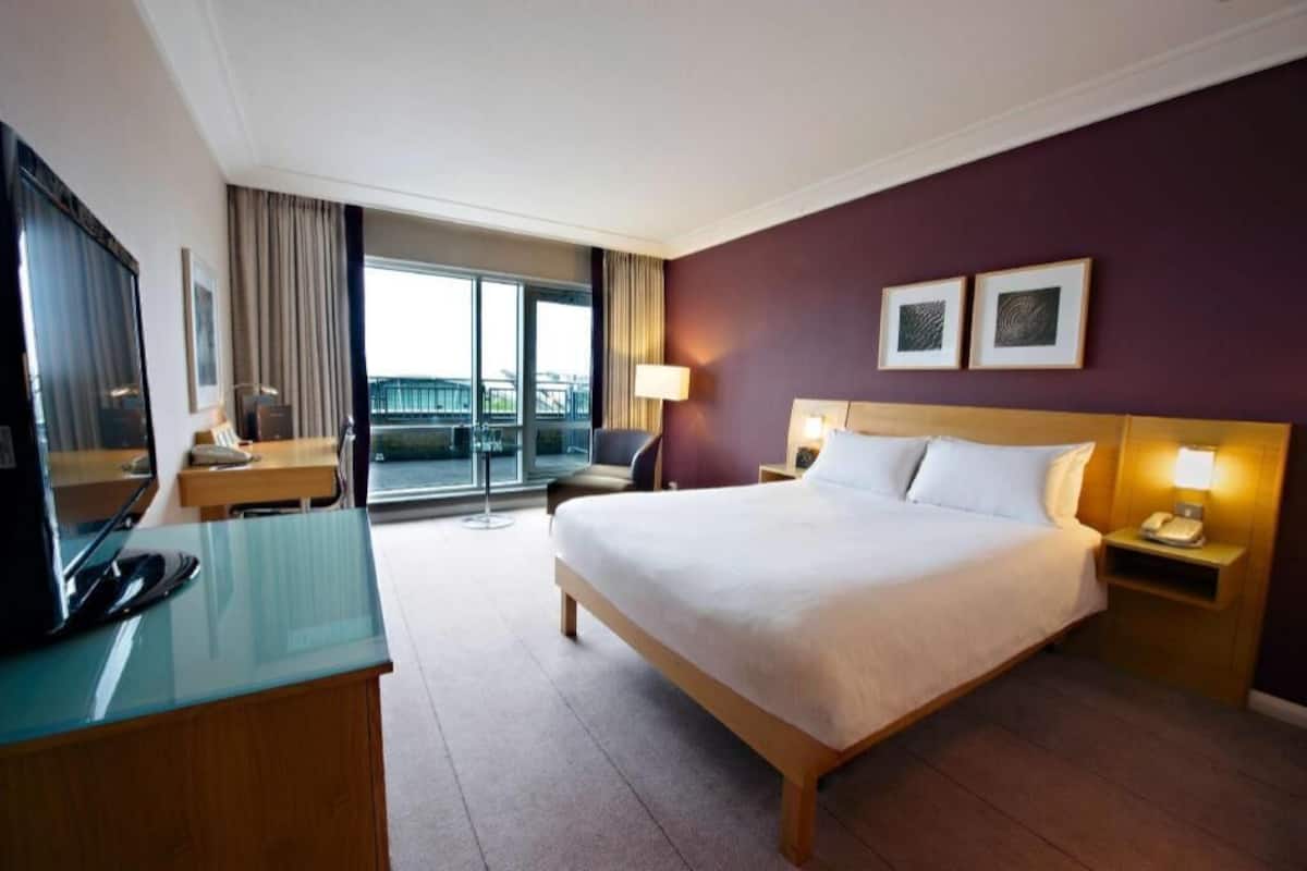 In-room safe, desk, laptop workspace, blackout drapes