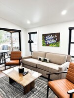 高档床上用品、羽绒被、客房内保险箱、熨斗/熨衣板