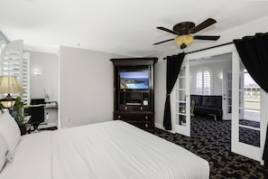 Suite, 1 King Bed with Sofa bed, Balcony | Pillowtop beds, desk, blackout drapes, iron/ironing board