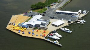 Marina - Lowes Wharf Marina Inn (Sherwood)