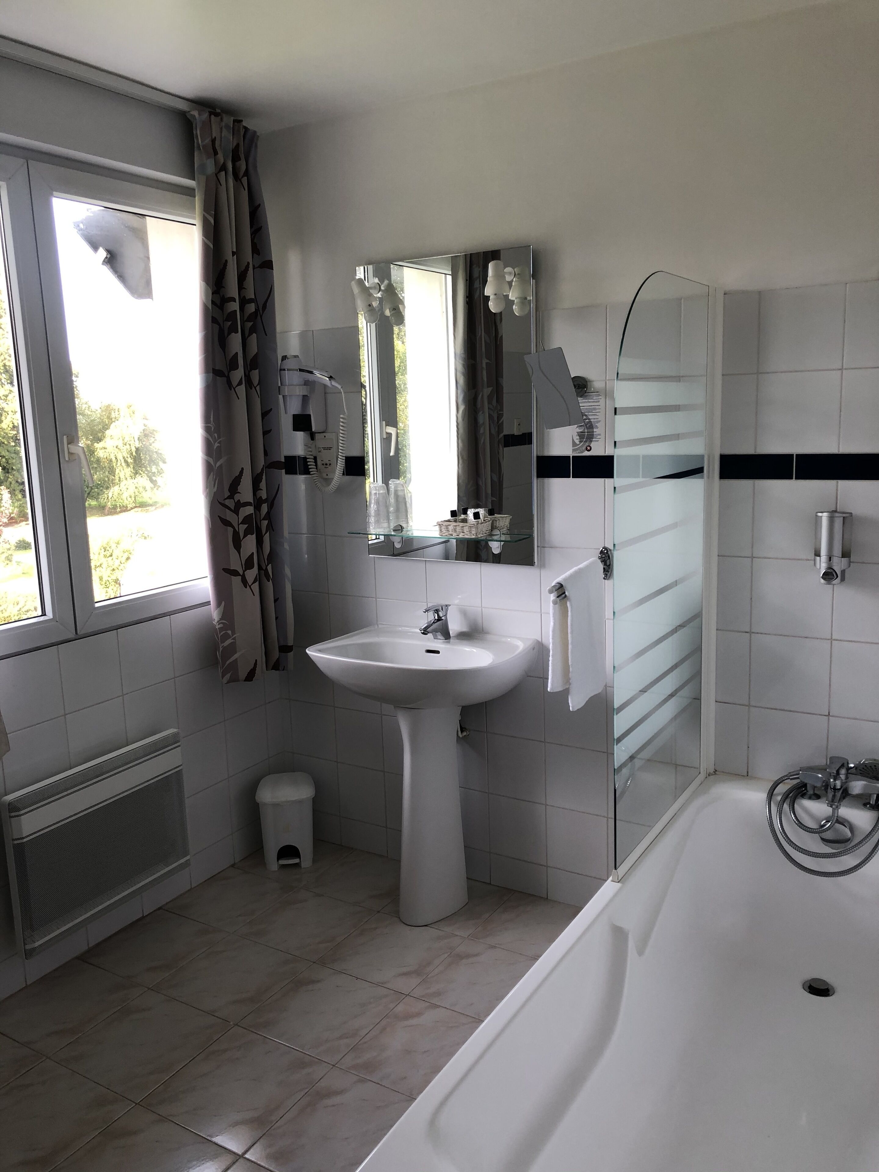 quadruple room | bathroom | shower, hair dryer, towels