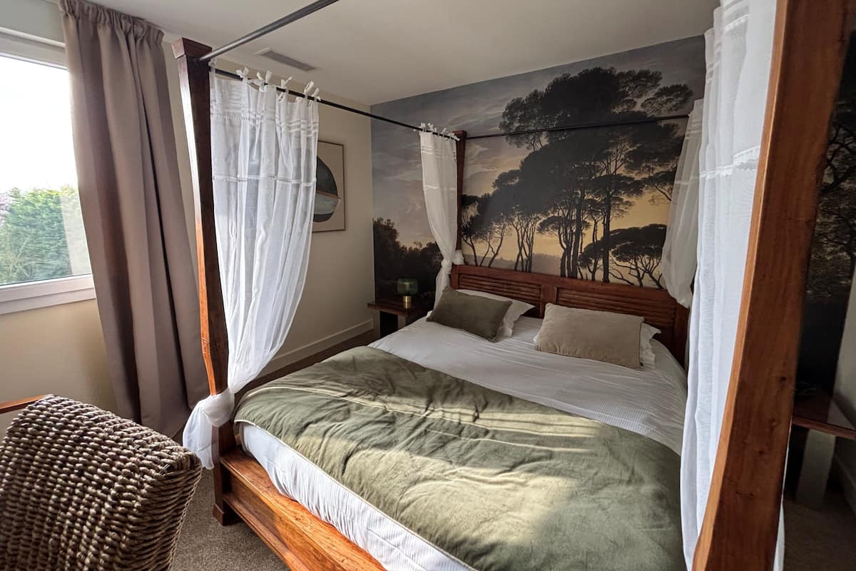 Superior Air-Conditioned Room