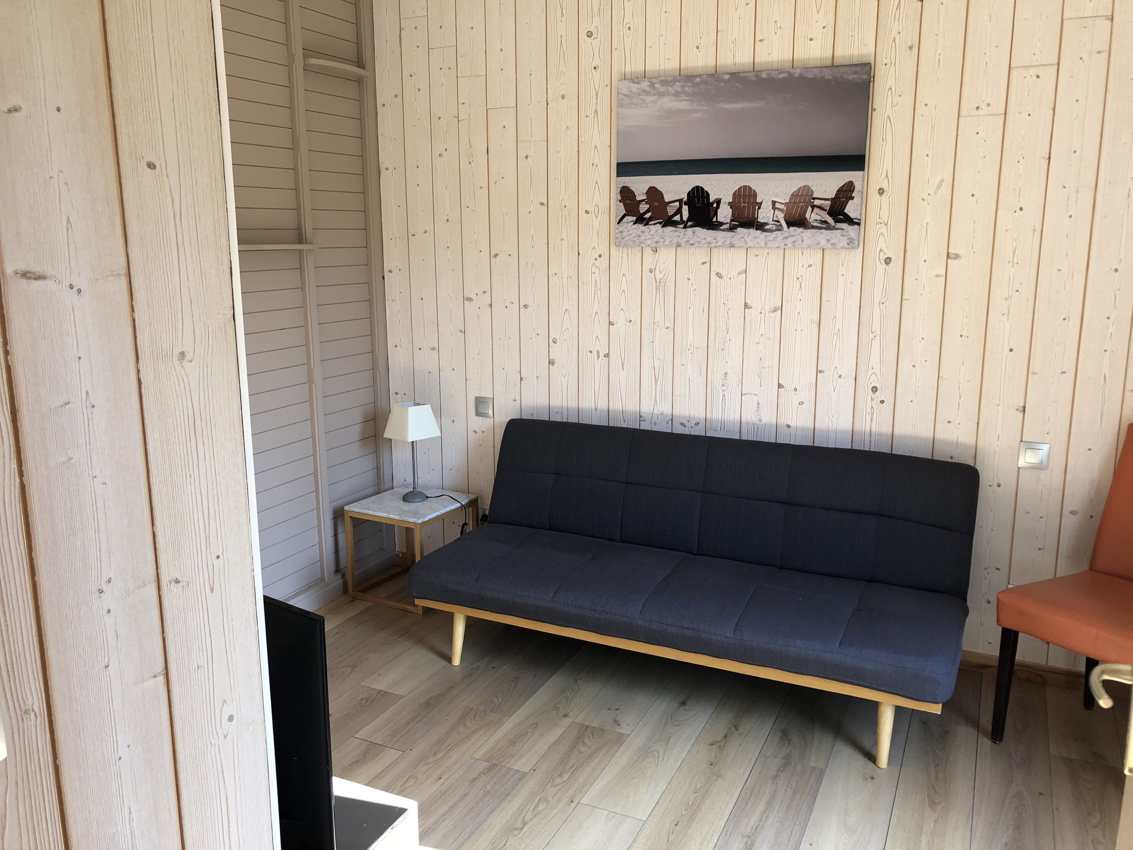 cottage | living area | lcd tv, dvd player