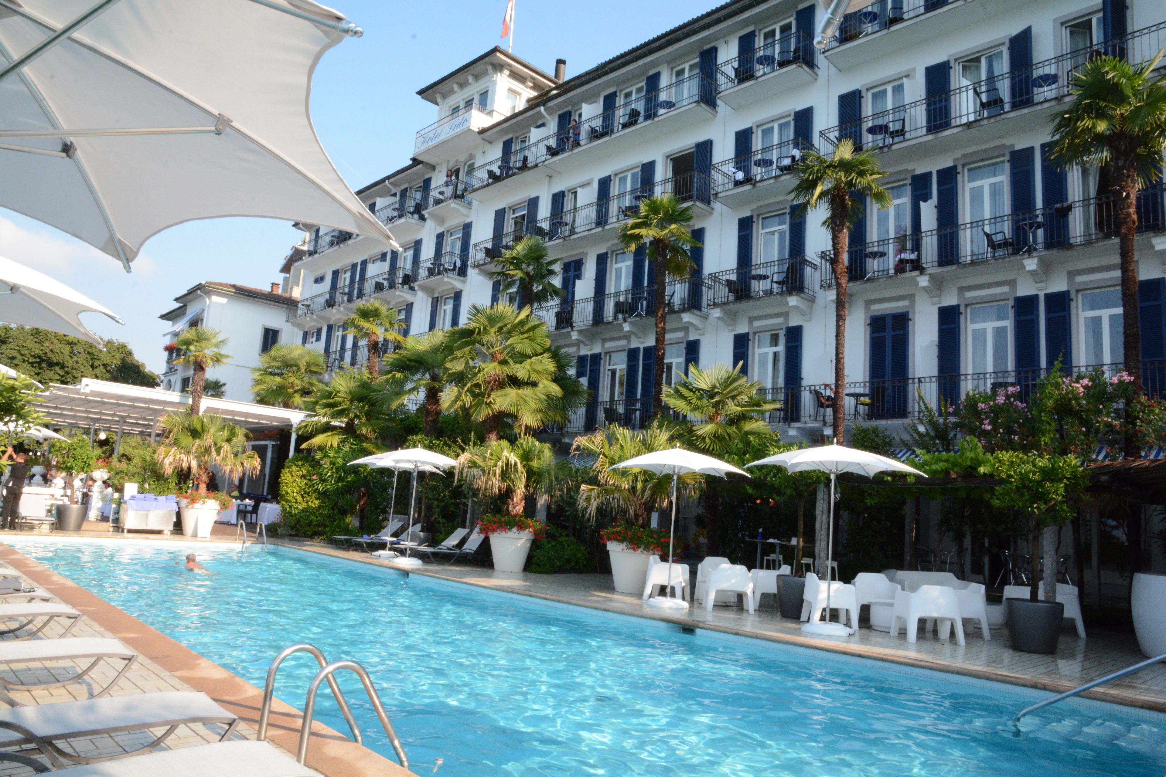 Piscine extérieure (ouverte en saison), parasols de plage