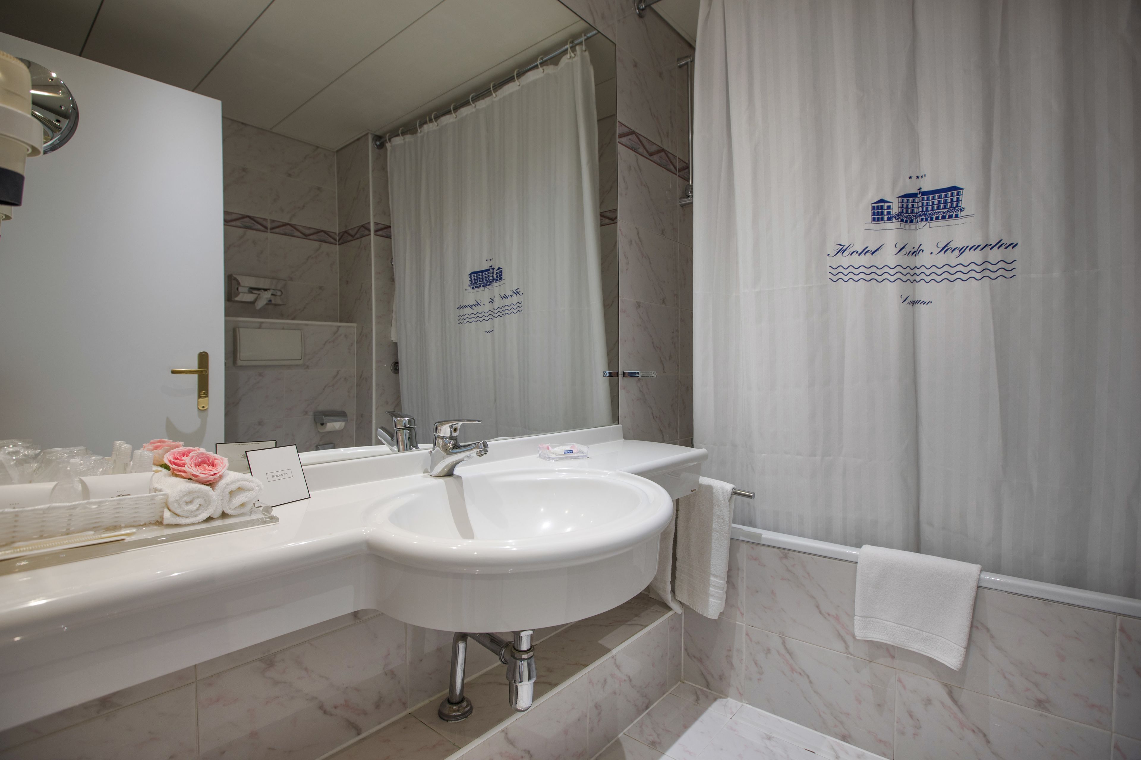 double room, balcony, mountain view | bathroom | shower, free toiletries, hair dryer, bathrobes