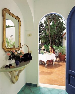 Suite Giardino | Terrace/patio - Grand Hotel Il Moresco & Spa (Ischia)