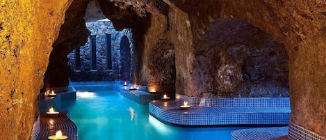 Couples treatment room(s), sauna, hot springs/mineral springs