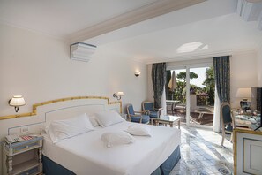 Dobbelt- eller tomannsrom – superior, 1 dobbeltseng eller 2 enkeltsenger | Italienske Frette-laken og sengetøy av topp kvalitet